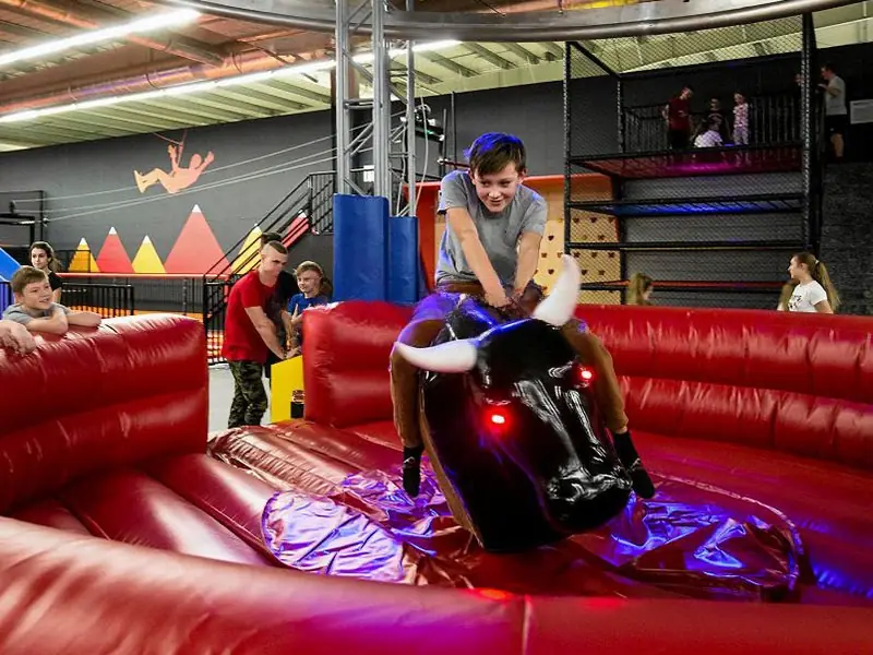 Inflable para interiores · 7 × 7 m