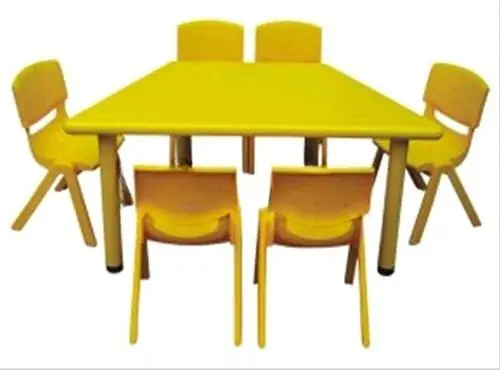Juego de mesa y sillas infantil · 120 × 60 cm
