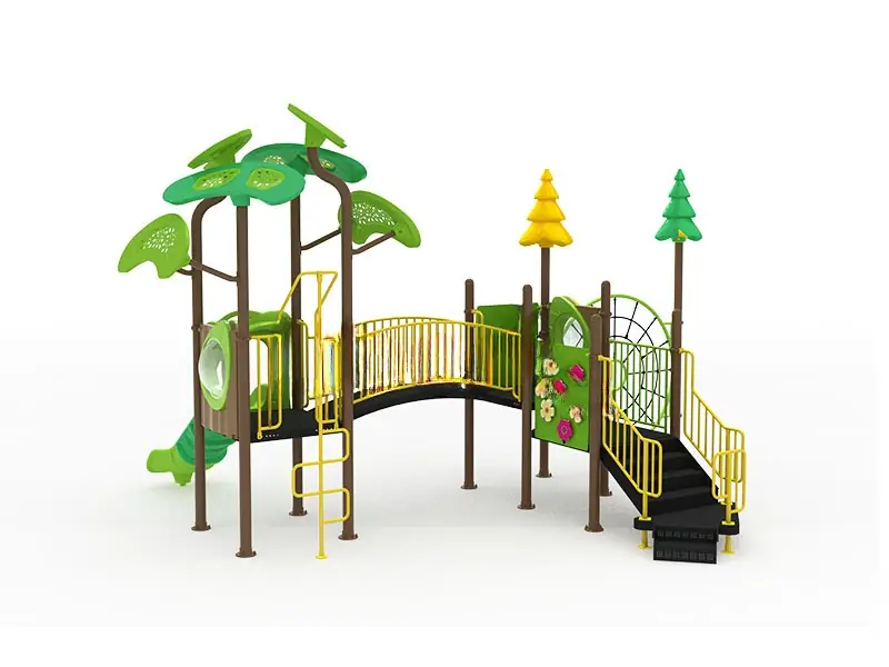 Playground exterior Serie Bosque · 8.15 × 6.15 × 4.7 m