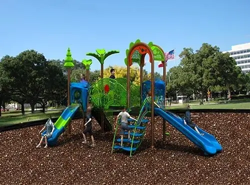Playground exterior Serie Sabiduría · 4.6 × 7.7 × 3.8 m