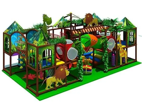 Playground interior tema selva · 9.5 × 5.5 × 4.2 m