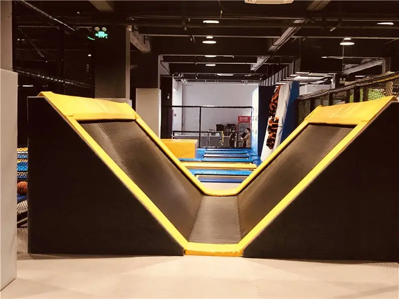 Atracción de trampolín · 5.2 × 3.46 × 2.65 m