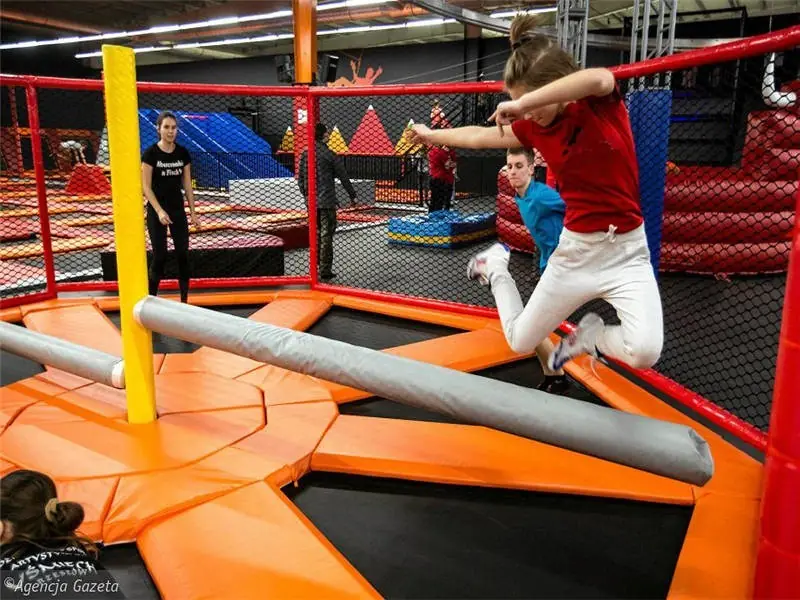 Atracción de trampolín · Modelo 0099